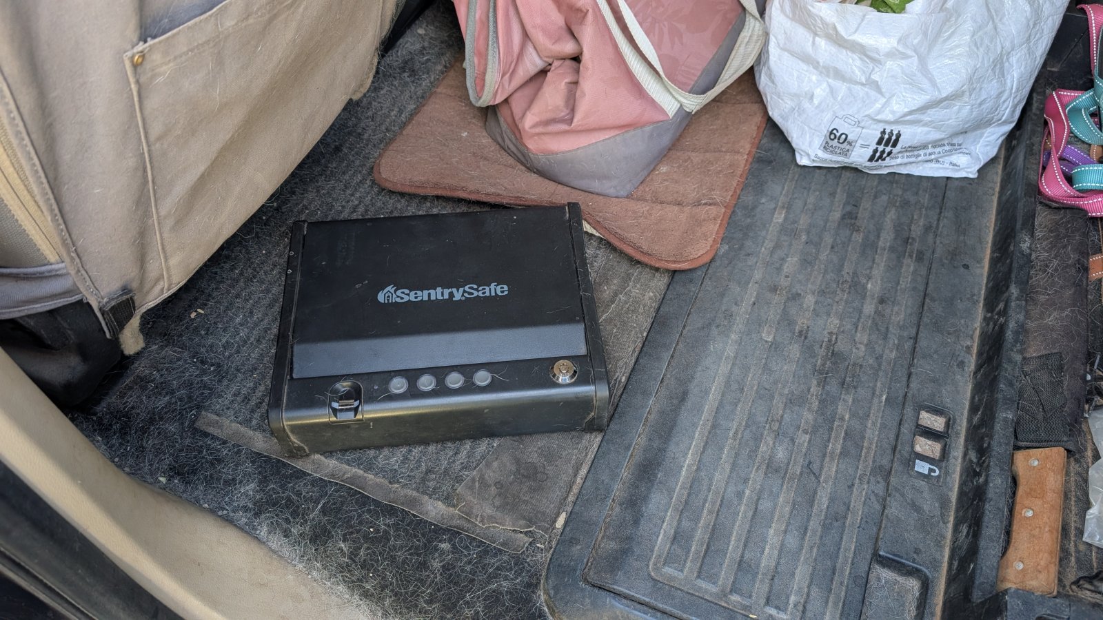 Compact biometric vehicle lockbox with steel construction and a rapid-access fingerprint scanner